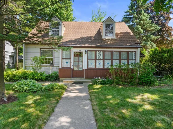 8125 W Dixon STREET, Milwaukee, WI 53214