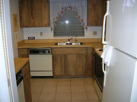 3rd image of 2395 Harbor Blvd #A
