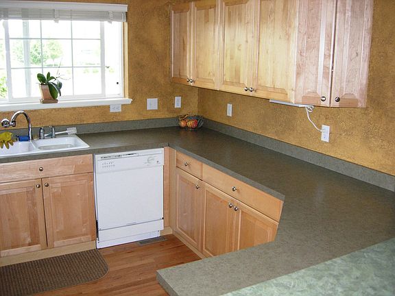 2nd image of 7356 E Lowry Blvd