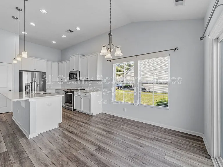 877 Devon Estate Ave — Photo 13