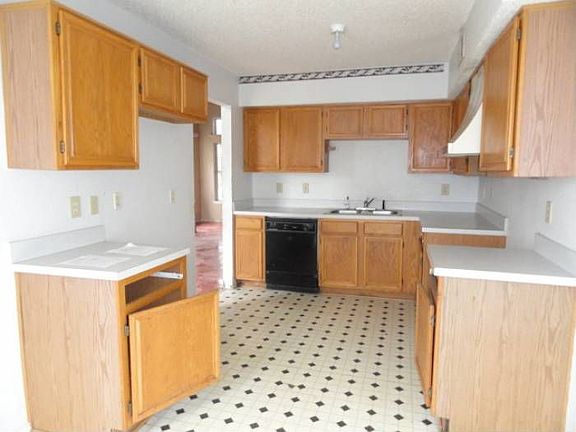 5th image of 8553 Charleston Ave