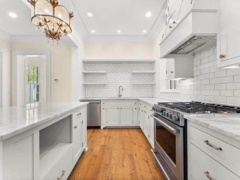 2050 Jabez Dr — Photo 17