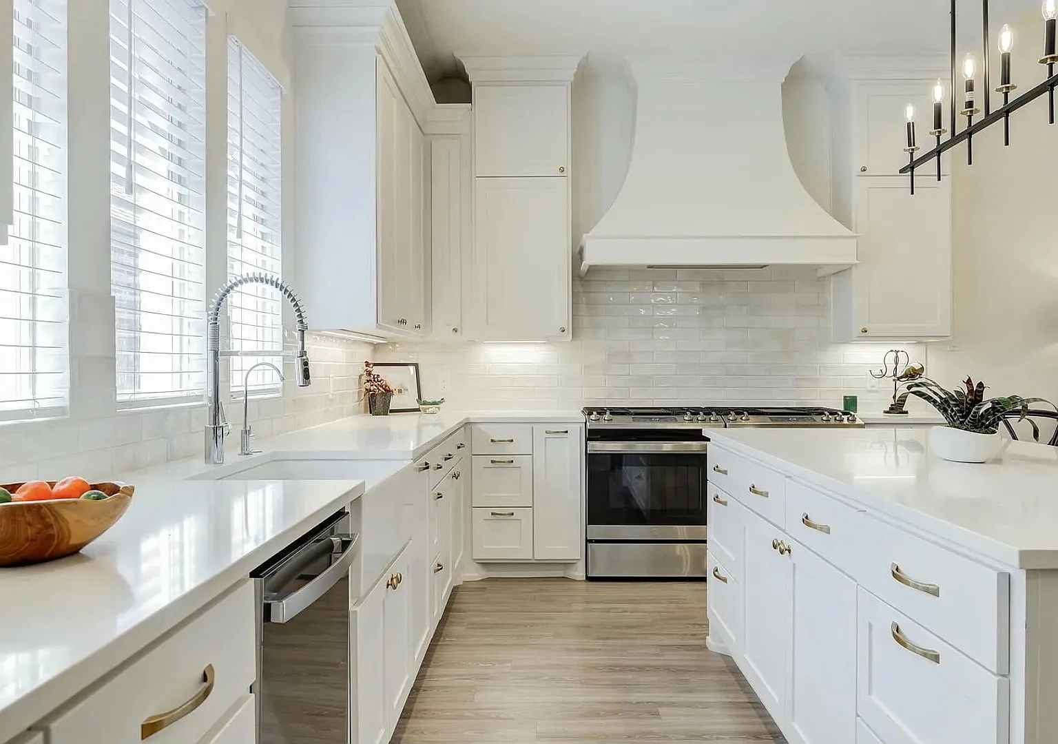 Beautiful four bedroom home in Kelsey Park! — Photo 1