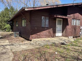 410 W 9th St APT B, Auburn, KS 66402