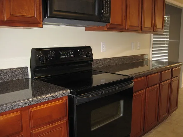 4003 Strata Dr — Photo 2