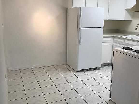 Kitchen 02