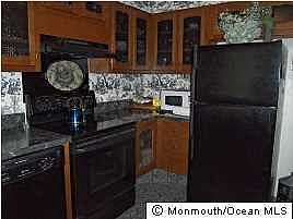 5th image of 211 Huntington Drive #B
