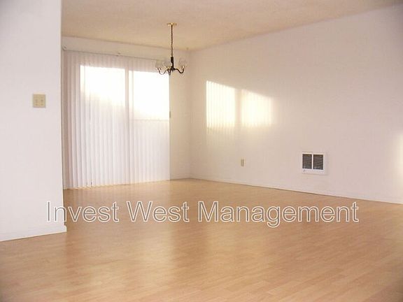 3rd image of 3116 Kauffman Ave APT C