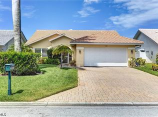 372 Fox Den Cir, Naples, FL 34104