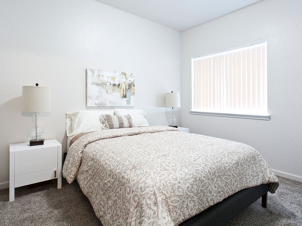 1st image of 24 Lavender Ln