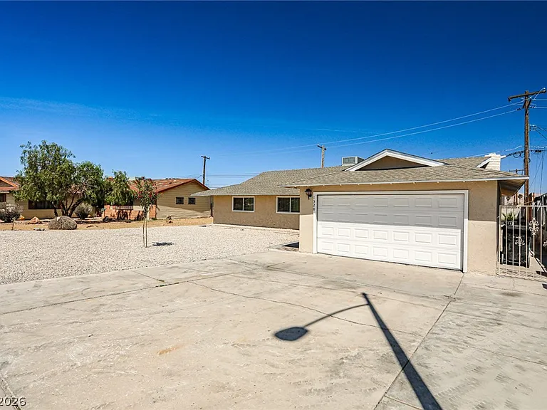 1320 Robin St — Photo 4