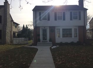 9315 Beverly Pl, Wauwatosa, WI 53226
