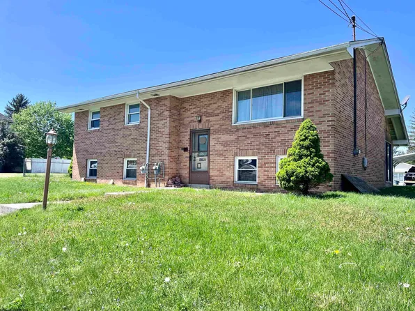 75 Pleasant Ave, Elkins, WV 26241