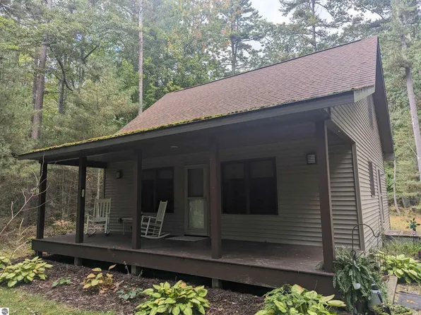 833 N Us Highway 23, East Tawas, MI 48730