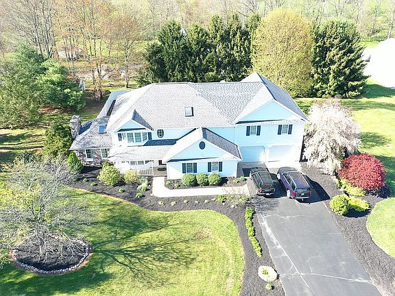 2nd image of 360 Quail Ln