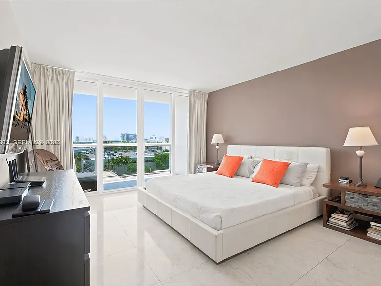 1900 Sunset Harbour Dr #803 — Photo 9