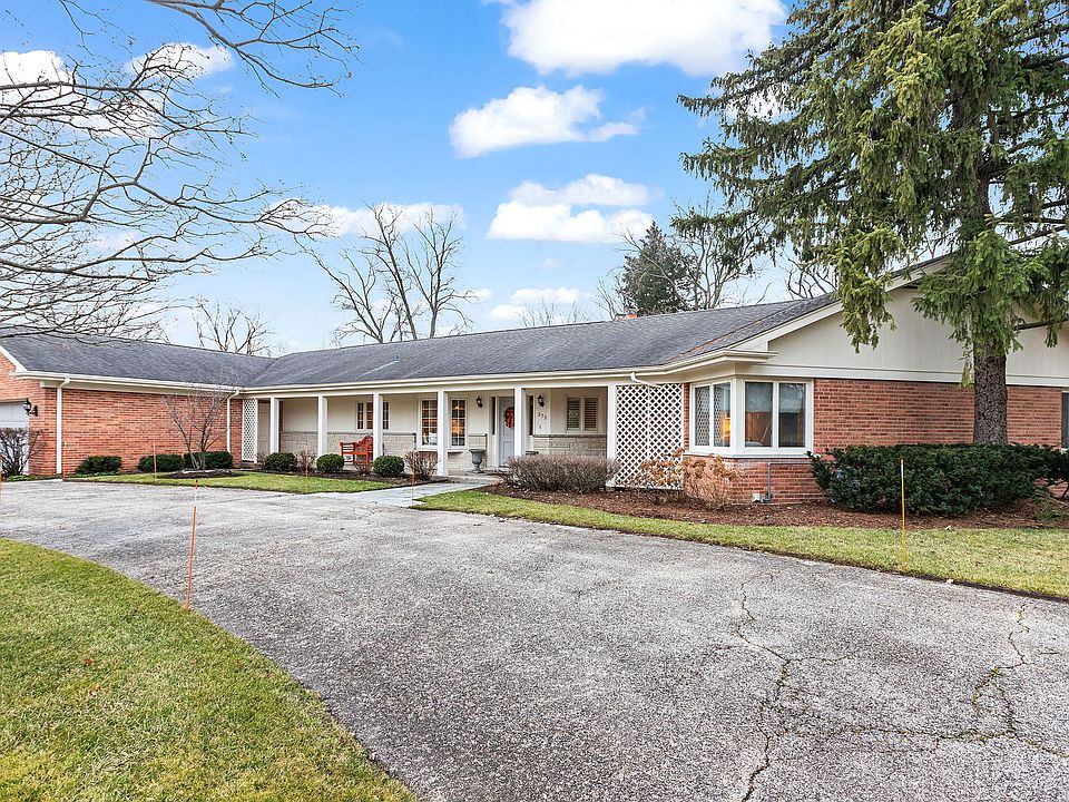1st image of 375 Meadowbrook Dr