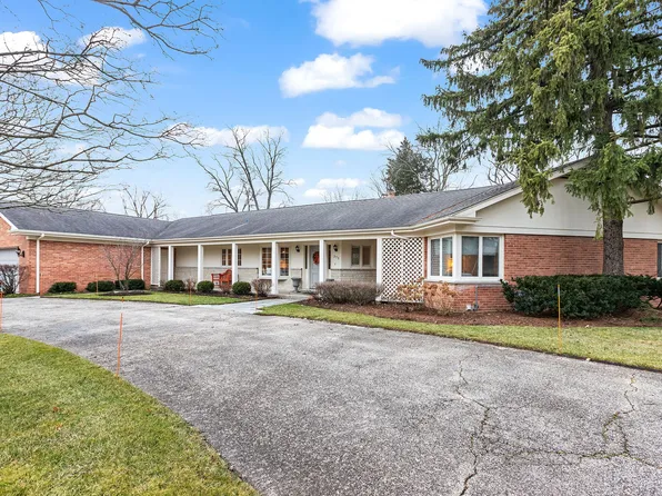 375 Meadowbrook Dr, Northfield, IL 60093