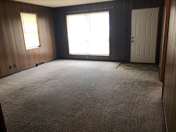 2nd image of 672 Sheridan Ct #672