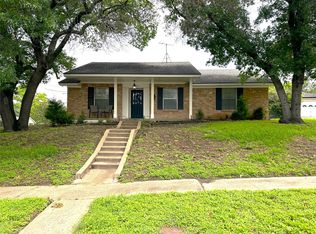 11015 Quail Run St, Dallas, TX 75238