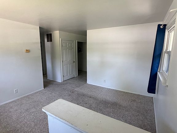 4th image of 2875 Oakwood St #1