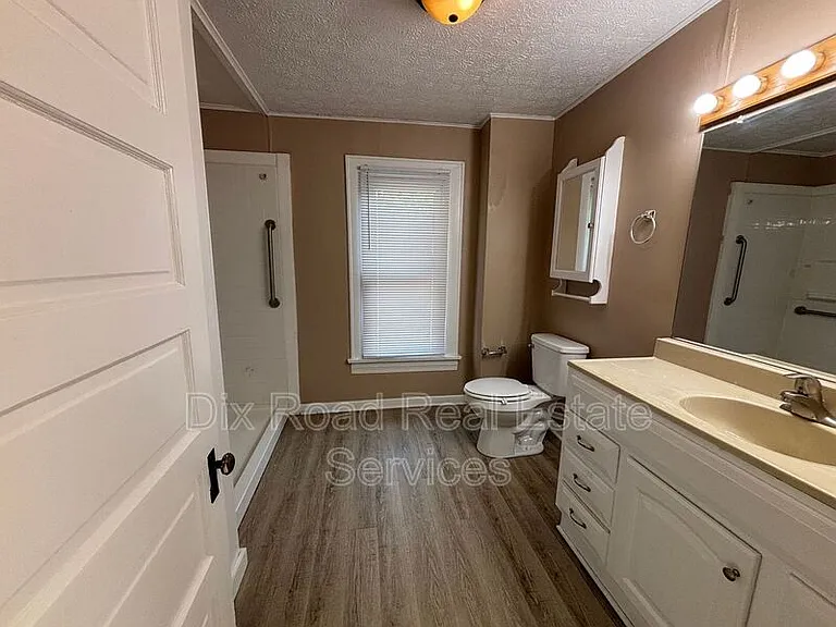 1903 Tytus Ave — Photo 21