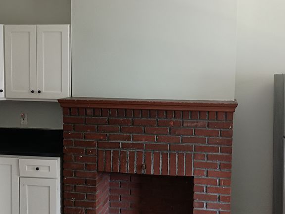 5th image of 205 Ontario St APT 3
