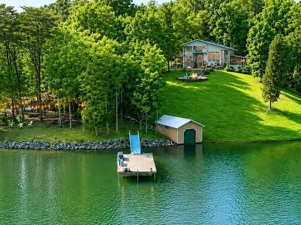 1910 Laramie Trl, Dandridge, TN 37725