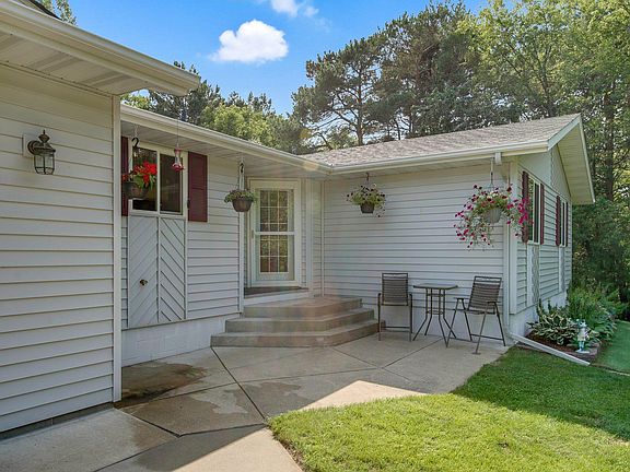 5th image of 21490 Orchid St NW