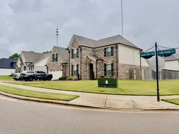 195 Laurel Glen Dr, Oakland, TN 38060