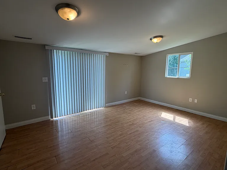 3351 Ainsworth Dr — Photo 12