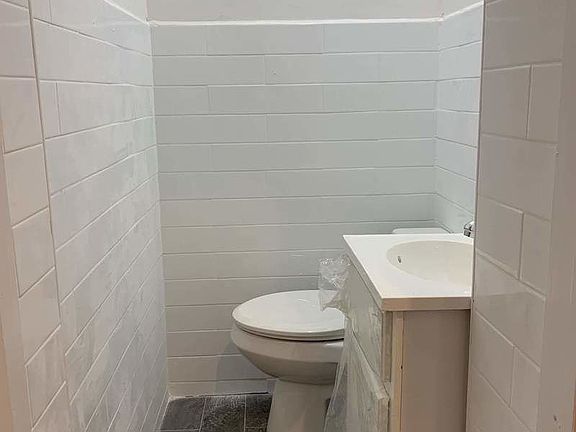 4th image of 4247 Boyd Ave