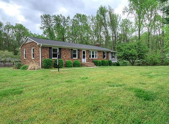 3rd image of 1517 McClary Dr