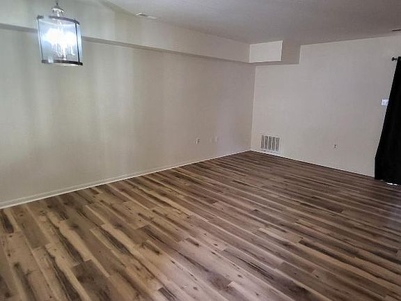 4th image of 110 W Winged Foot Ct