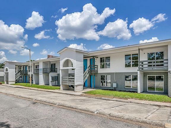 3rd image of 4600 Twin Oaks Dr #403