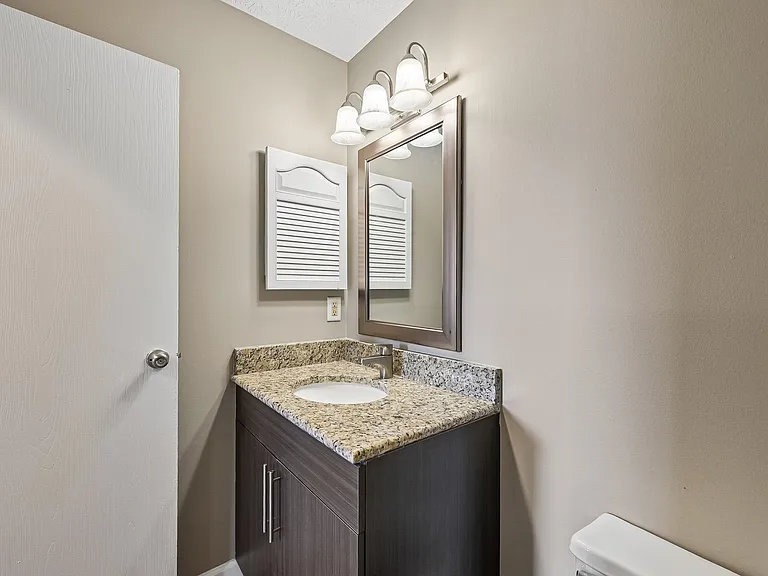 Bolton Estates Apartments — Photo 18