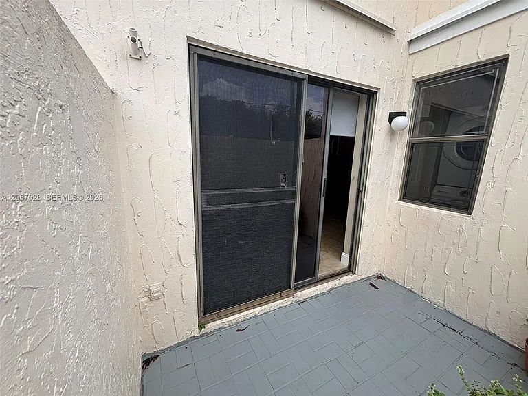 233 SE 11th Ave #233 — Photo 6