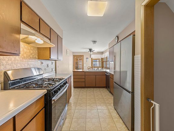 3rd image of 1227 W Glenn Ln