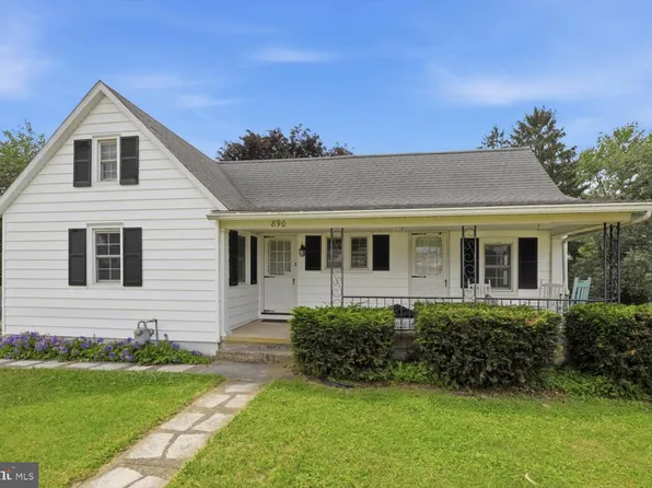 890 Melrose Ln, York, PA 17402
