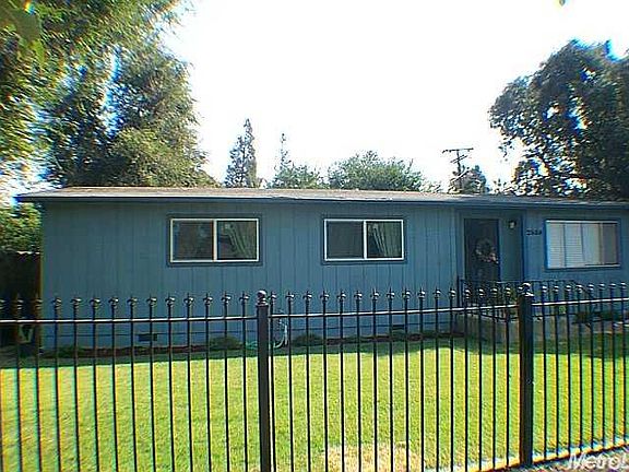 3rd image of 2604 Young Ave