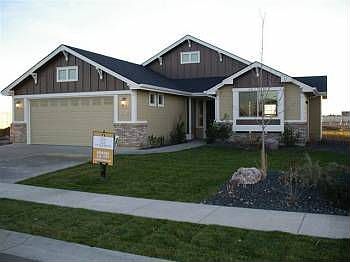 2nd image of 639 W Kingley Dr