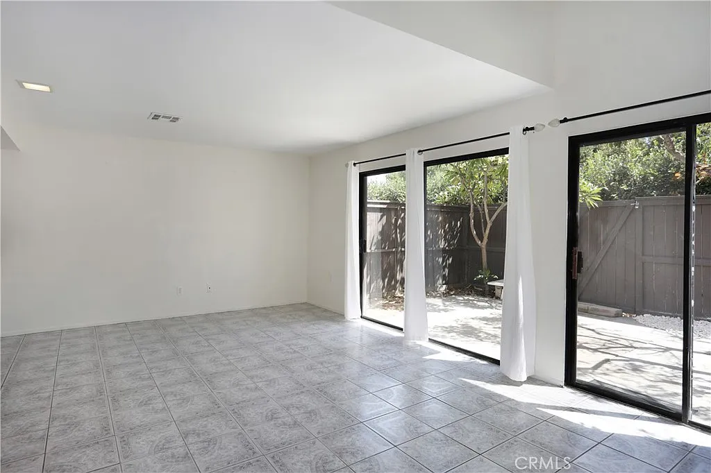 3 bed, 1437 sqft, $3,600 — Photo 4