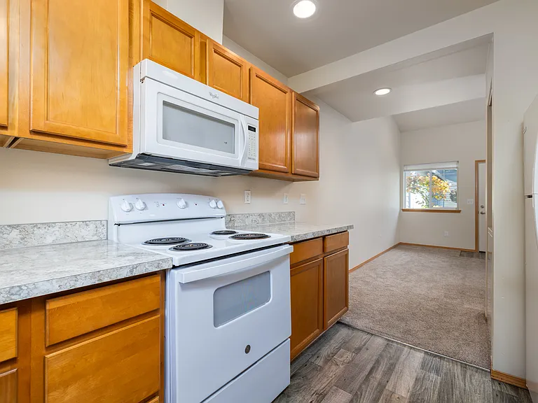 Chelsea Village Townhomes — Photo 9