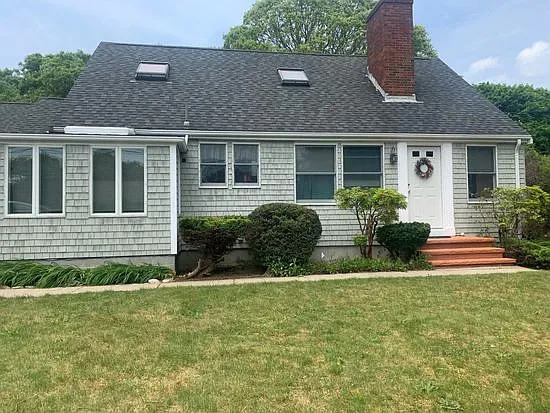 46 Terry Lou Avenue - 1 — Photo 1