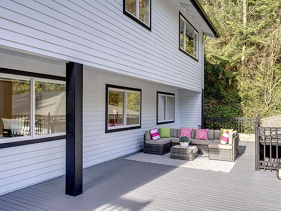 4th image of 535 SW Ellerwood St #B