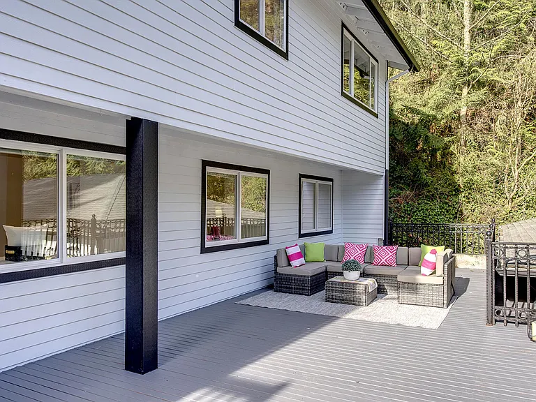 535 SW Ellerwood St #B — Photo 4