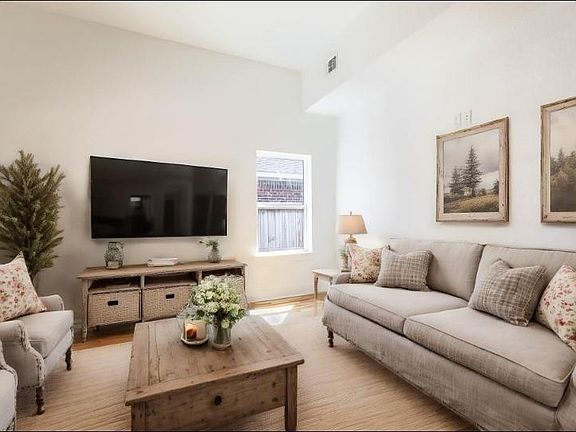 4th image of 408 Armstrong St #B