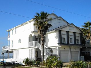 263 Isles End Rd, Tiki Island, TX 77554