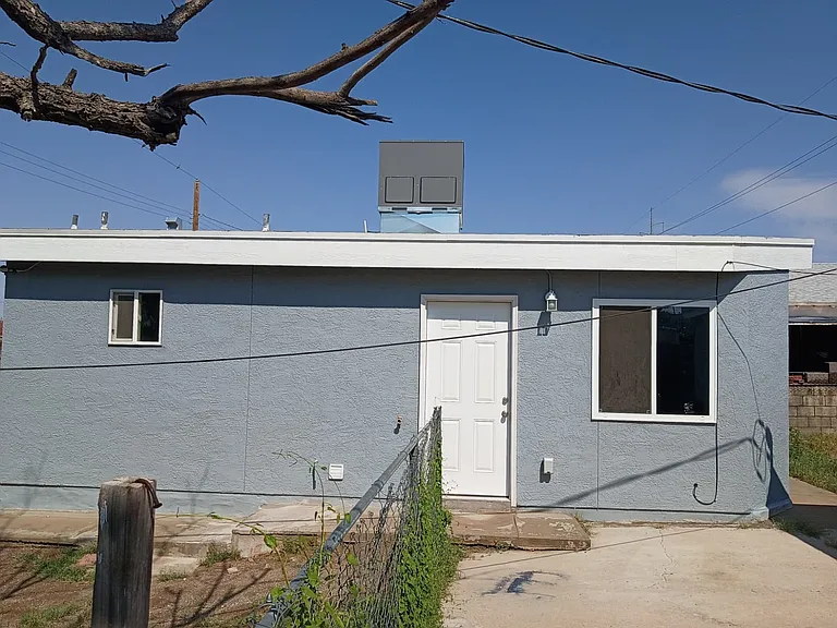 6242 E Yandell Dr #B — Photo 1