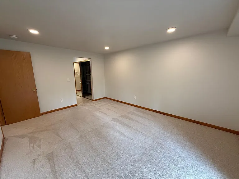 9805 NE 124th St #107 — Photo 12